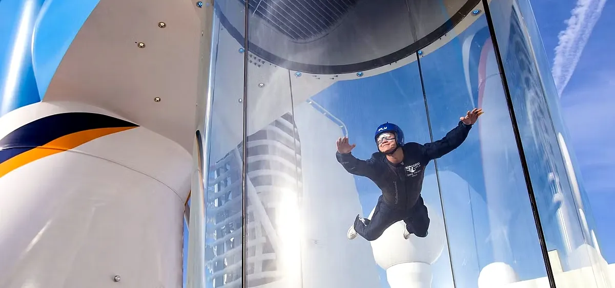 1- RIPCORD BY IFLY <br> EL SIMULADOR DE CAÍDA LIBRE EN EL MAR