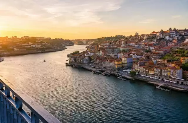 Desde el puente Dom-Luís en Oporto